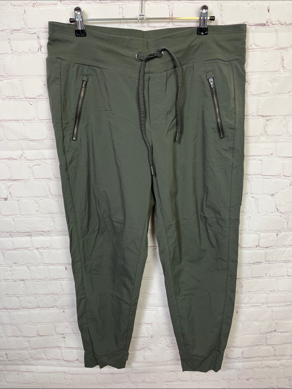 Athleta Trekkie North Jogger in Green Size 12